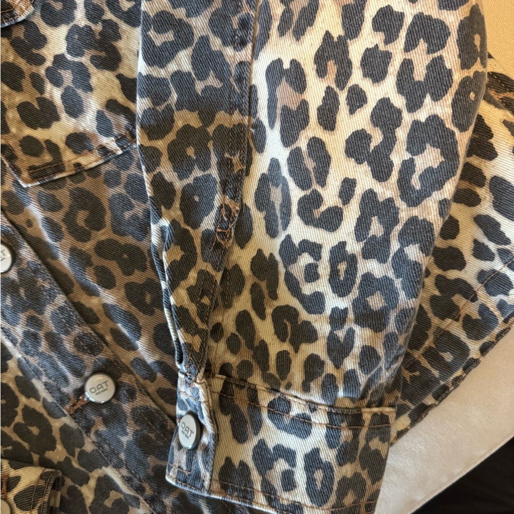 Leopard Print denim Jacket - Picture 8 of 11